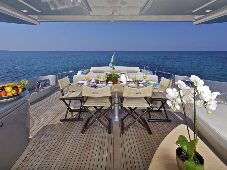 THEA MALTA Azimut 86 Aft THEA MALTA Azimut 86 Aft