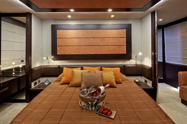 Charter Yacht THEA MALTA - Azimut 86 - 4 Cabins - Athens - Mykonos - Bodrum