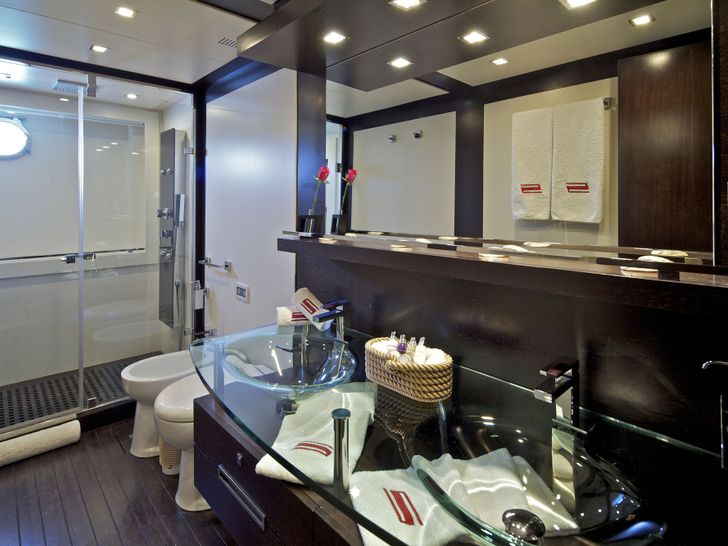 THEA MALTA Azimut 86 Master Bathroom THEA MALTA Azimut 86 Master Bathroom