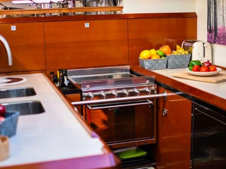 THEIA OF LONDON - Galley THEIA OF LONDON - Galley