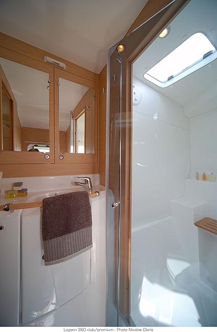 Charter Yacht Lagoon 380 - 4 Cabins - 2013 - Tortola