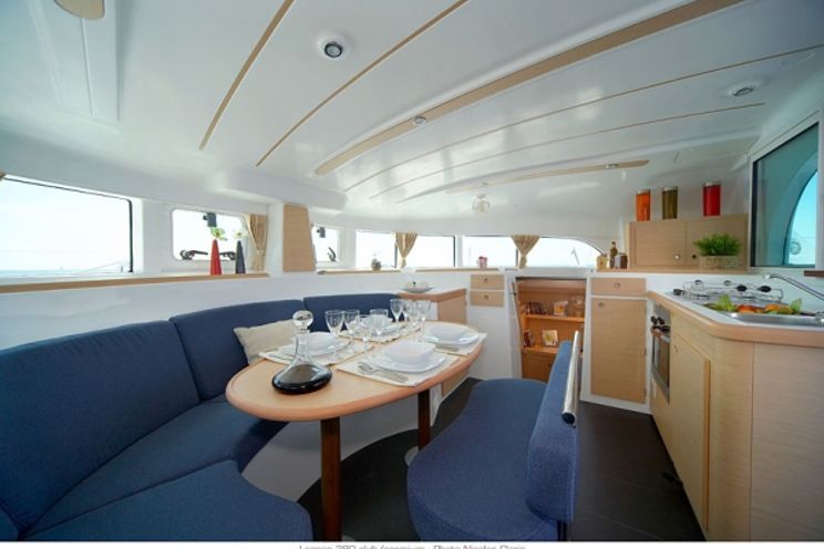 Charter Yacht Lagoon 380 - 4 Cabins - 2013 - Tortola