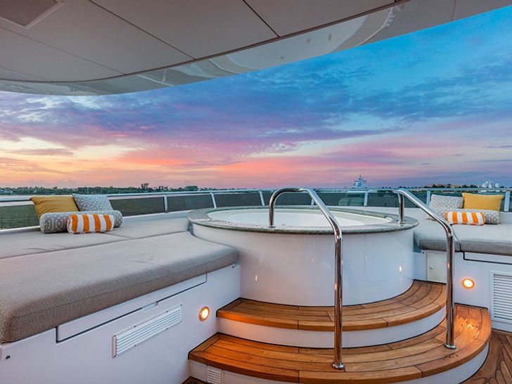 THREE FORKS Christensen 49m Jacuzzi