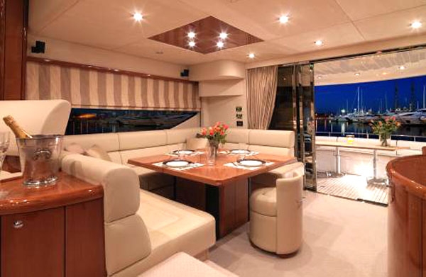 Charter Yacht TIGERFEET - Sunseeker Manhattan 60 - 3 Cabins - La Napoule - Cannes - St Tropez