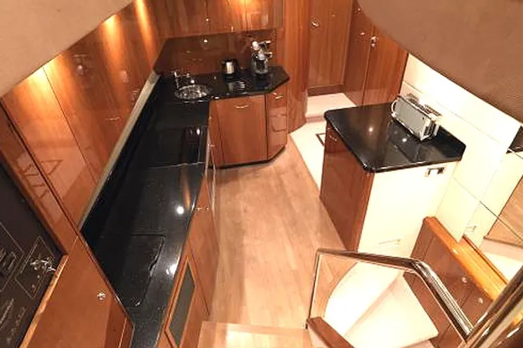 Charter Yacht TIGERFEET - Sunseeker Manhattan 60 - 3 Cabins - La Napoule - Cannes - St Tropez