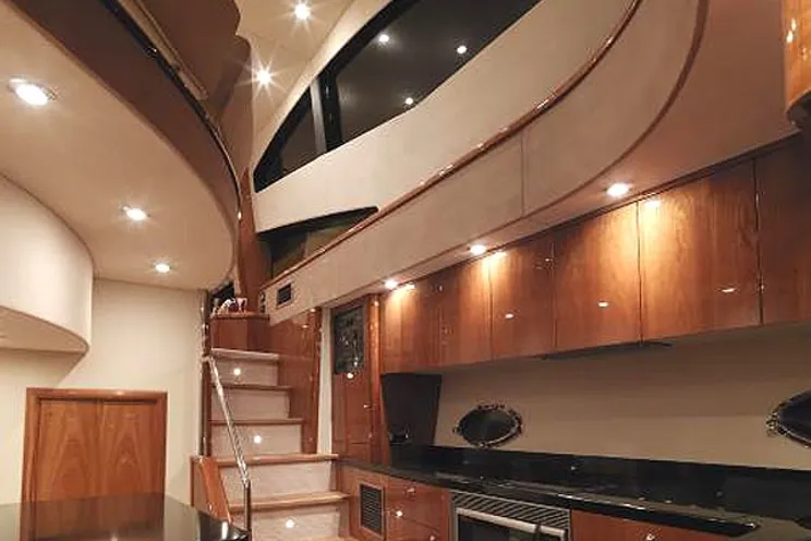 Charter Yacht TIGERFEET - Sunseeker Manhattan 60 - 3 Cabins - La Napoule - Cannes - St Tropez