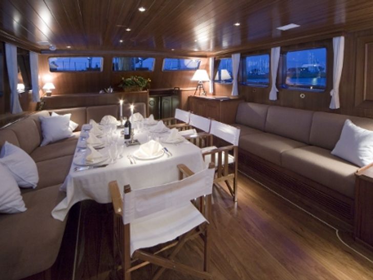 TIZIANA Abeking&Rasmussen 116 Luxury Sailing Yacht Dining TIZIANA Abeking&Rasmussen 116 Luxury Sailing Yacht Dining