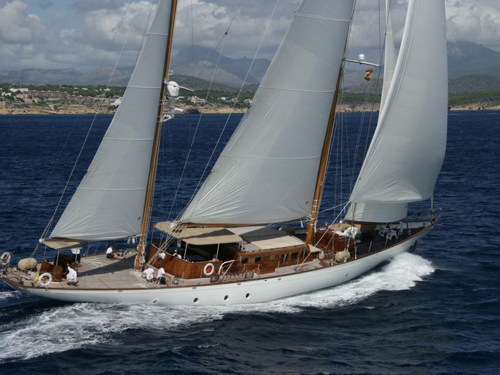 TIZIANA Abeking&Rasmussen 116 Luxury Sailing Yacht Running TIZIANA Abeking&Rasmussen 116 Luxury Sailing Yacht Running