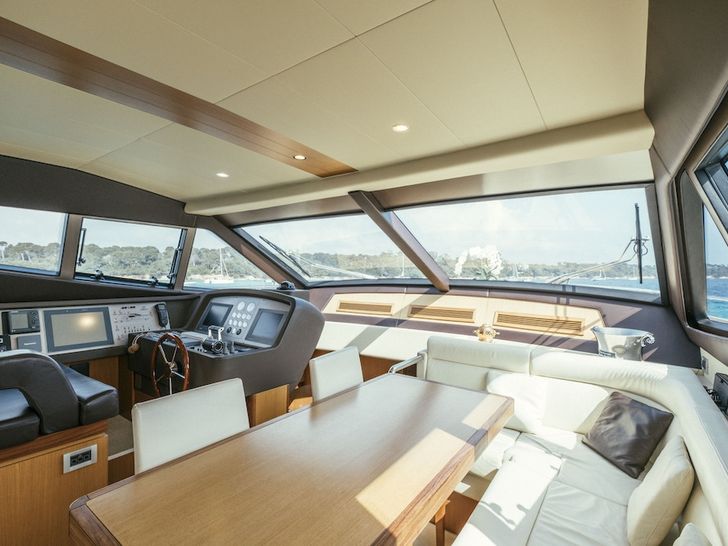 TO ESCAPE - Interior Dining TO ESCAPE - Interior Dining