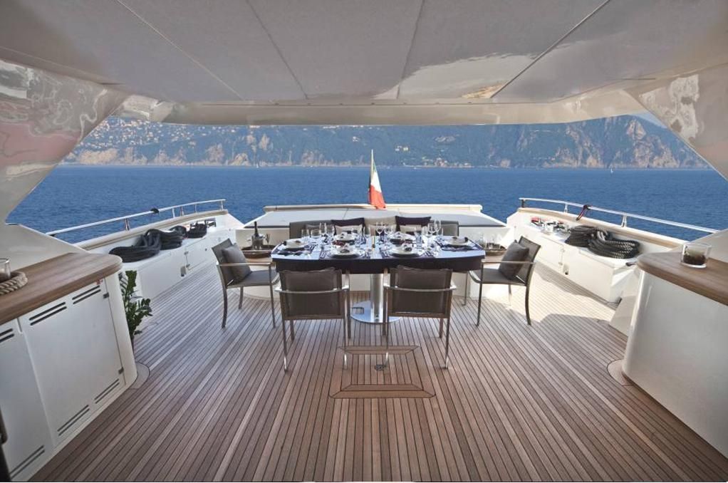 TOBY Cerri Flying Sport 102 Luxury Motoryacht Al Fresco