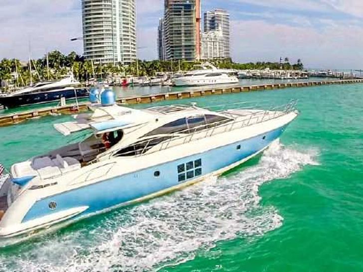 Miami Day Charter Yacht TRANQUILO Azimut 68S Running