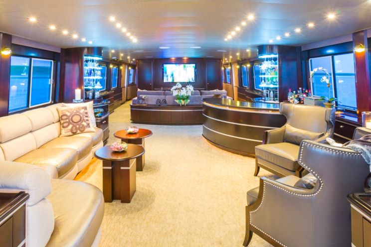 Charter Yacht UNBRIDLED - Crescent 116 - 4 Cabins - Nassau - Staniel Cay - Exumas - Bahamas