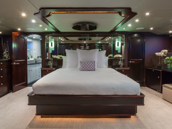 UNBRIDLED - Crescent 116,master cabin UNBRIDLED - Crescent 116,master cabin