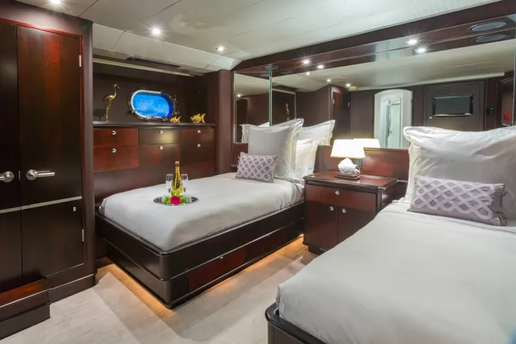 Charter Yacht UNBRIDLED - Crescent 116 - 4 Cabins - Nassau - Staniel Cay - Exumas - Bahamas