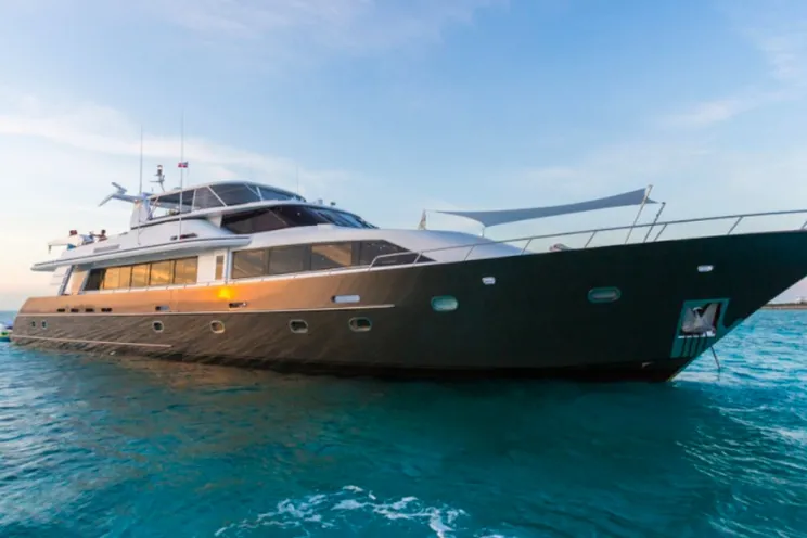 Charter Yacht UNBRIDLED - Crescent 116 - 4 Cabins - Nassau - Staniel Cay - Exumas - Bahamas