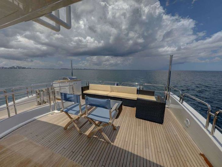 VALERE Azimut 84 Motor Yacht Fly VALERE Azimut 84 Motor Yacht Fly