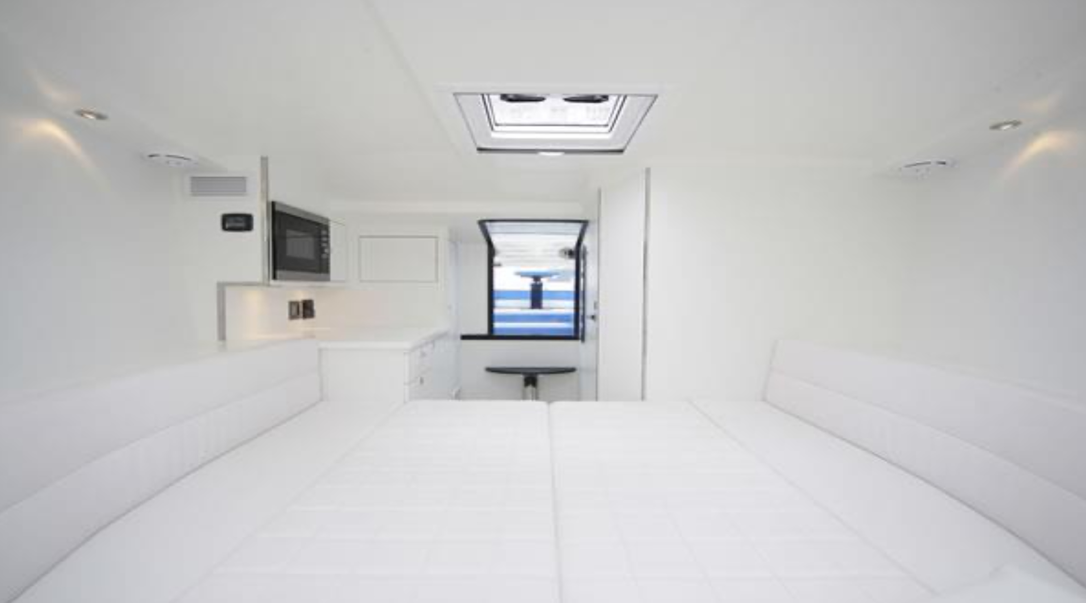 Van Dutch 40 Cabin