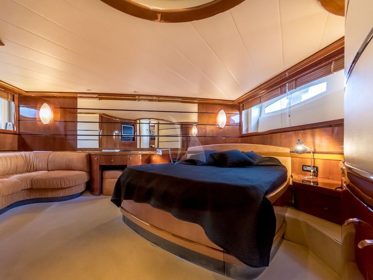 VANQUISH - Master suite VANQUISH - Master suite