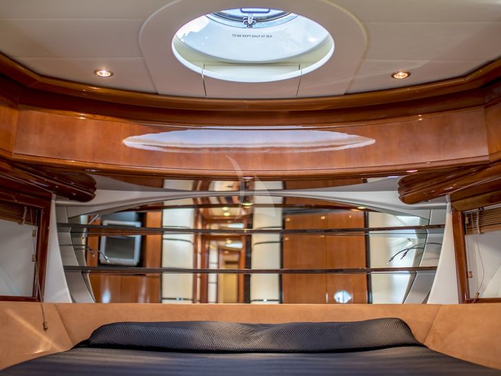 VANQUISH - Master suite VANQUISH - Master suite