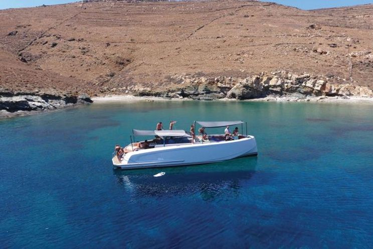 Charter Yacht Vanquish 43 Open - Day Charter Yacht - Mykonos - Naxos - Paros