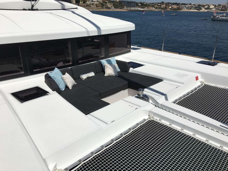 VENTANA Lagoon 52 Bow VENTANA Lagoon 52 Bow
