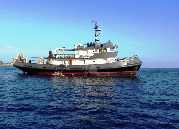 VERVECE - Benetti 30m Tug - 4 Cabins - Cannes - Monaco - Naples - Capri - Amalfi