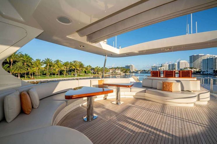 Charter Yacht VIVERE - Azimut 116 - 5 Cabins - Newport - Fort Lauderdale - Bahamas