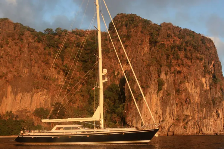 Charter Yacht VIVID - Jongert 2700M - 3 Cabins - Falmouth - Solent - Isle of Wight - Isles of Scilly - Channel Islands - Caribbean