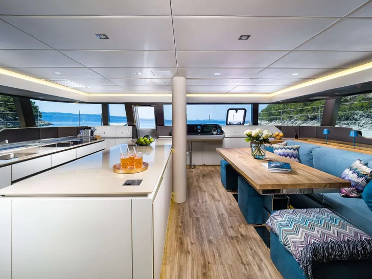 VULPINO Sunreef 60 - saloon and galley VULPINO Sunreef 60 - saloon and galley