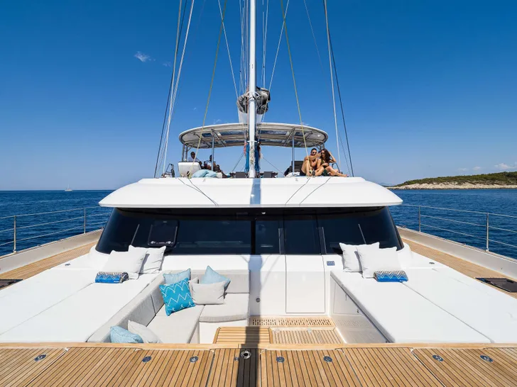 VULPINO Sunreef 60 - foredeck VULPINO Sunreef 60 - foredeck