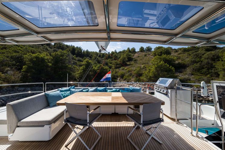 Charter Yacht VULPINO - Sunreef 60 - 4 Cabins - Trogir - Split - Kastela - Dubrovnik - Croatia