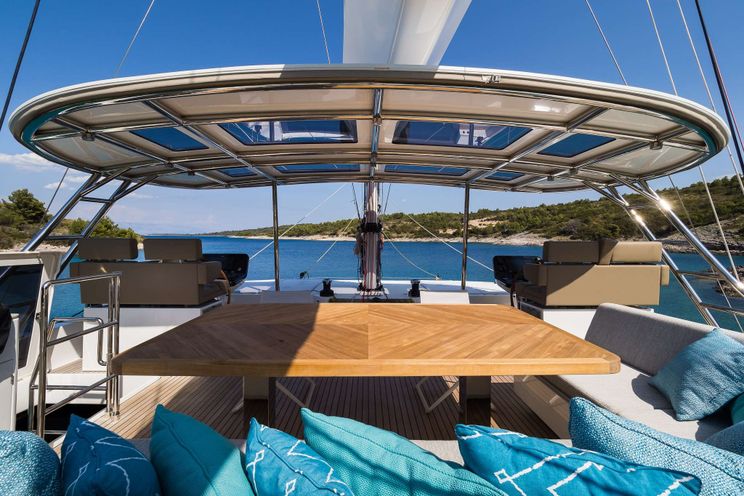 Charter Yacht VULPINO - Sunreef 60 - 4 Cabins - Trogir - Split - Kastela - Dubrovnik - Croatia