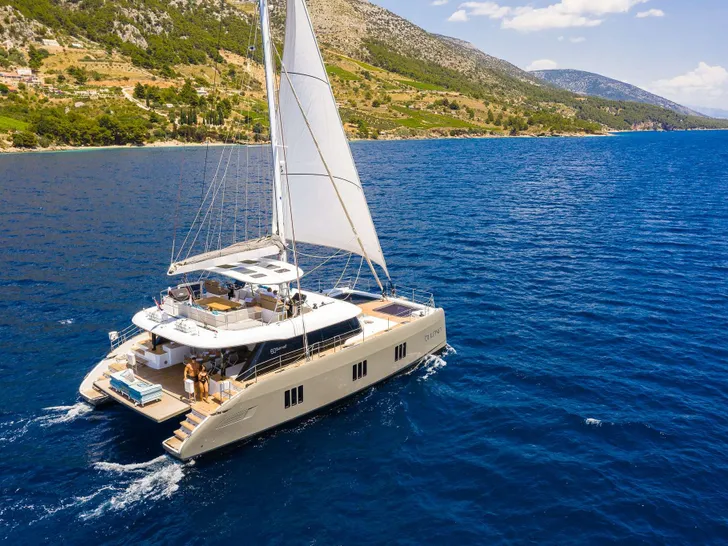 VULPINO Sunreef 60 - cruising VULPINO Sunreef 60 - cruising