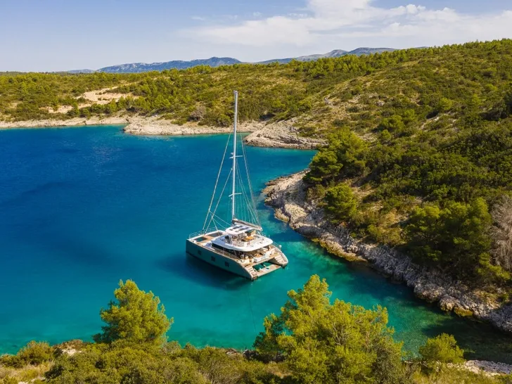 VULPINO Sunreef 60 - anchored VULPINO Sunreef 60 - anchored