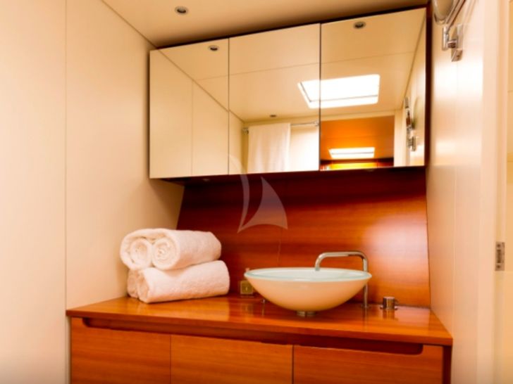 Wally Love - Bathroom Wally Love - Bathroom