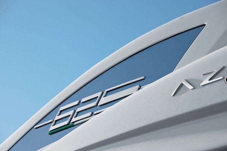 Charter Yacht WARREN KELLY - Azimut 62 - 3 Cabins - Miami - Fort Lauderdale - Nassau