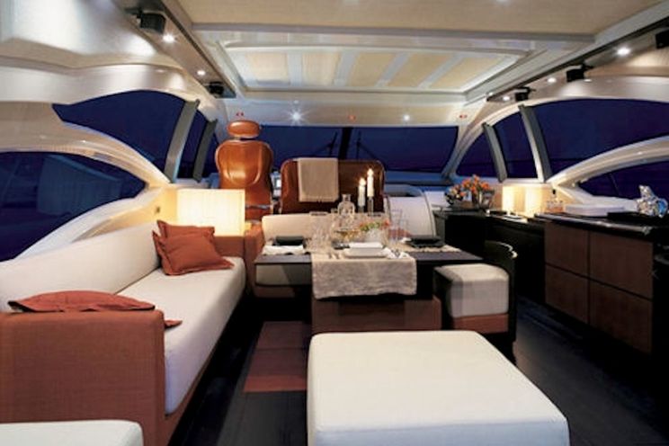 Charter Yacht WARREN KELLY - Azimut 62 - 3 Cabins - Miami - Fort Lauderdale - Nassau