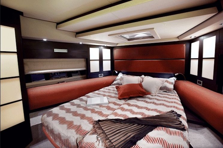 Charter Yacht WARREN KELLY - Azimut 62 - 3 Cabins - Miami - Fort Lauderdale - Nassau