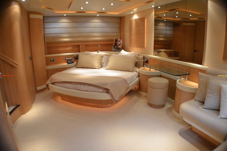 Charter Yacht WELL DONE - Alfamarine 78 - 3 Cabins - St Tropez - Cogolin - Port Grimaud - French Riviera