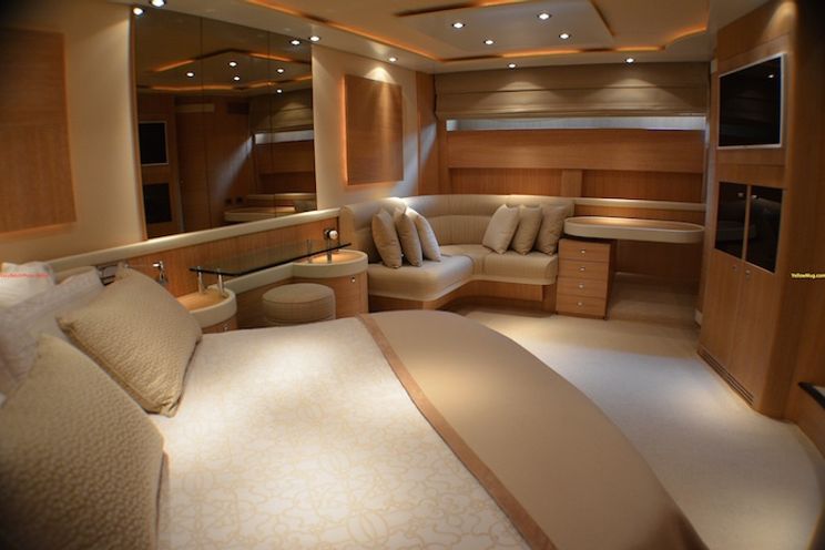 Charter Yacht WELL DONE - Alfamarine 78 - 3 Cabins - St Tropez - Cogolin - Port Grimaud - French Riviera