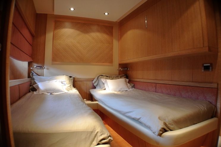 Charter Yacht WELL DONE - Alfamarine 78 - 3 Cabins - St Tropez - Cogolin - Port Grimaud - French Riviera