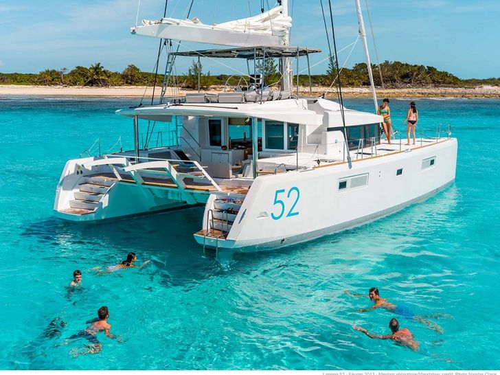 WHITE PEARL - stern view WHITE PEARL - stern view