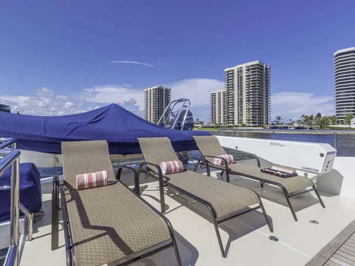 WINDWARD Cheoy Lee Motor Yacht Lounging WINDWARD Cheoy Lee Motor Yacht Lounging