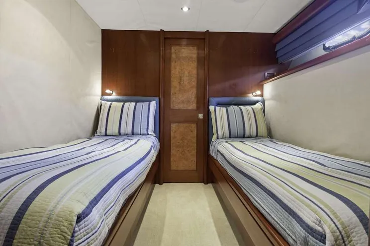 Charter Yacht WINDWARD - Cheoy Lee 90 - 3 Cabins - Nassau - Staniel Cay - Exumas