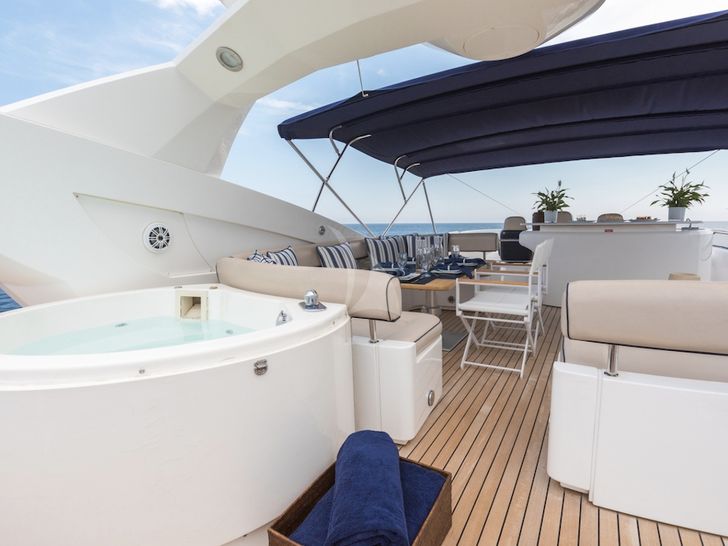 WINNING STREAK 2 Sunseeker 94 - jacuzzi WINNING STREAK 2 Sunseeker 94 - jacuzzi