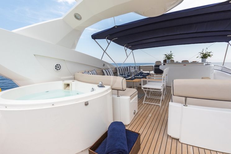 Charter Yacht WINNING STREAK 2 - Sunseeker 94 - 4 Cabins - Antibes - Cannes - Monte Carlo - St Tropez - French Riviera