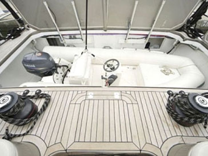 WIZARD - Yacht 2000 24 m,dinghy