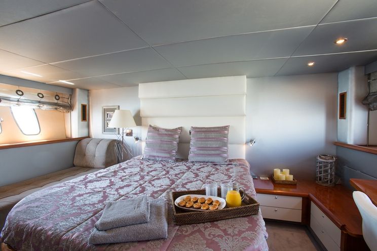 Charter Yacht YANSIKA - Sunseeker Predator 92 Sport - 4 Cabins - Ibiza - Formentera - Mallorca - Balearics - Spain