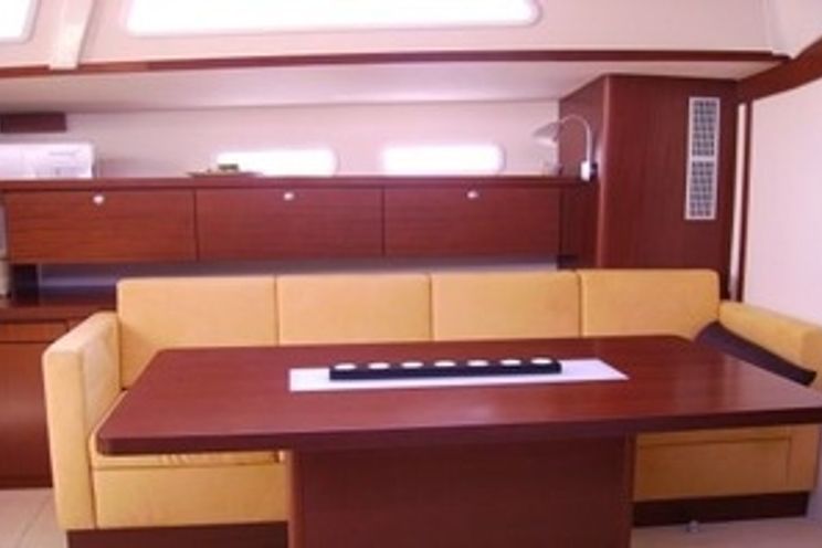 Charter Yacht YIANNIS 65S - Hanse 540e - 3 Cabins - Athens