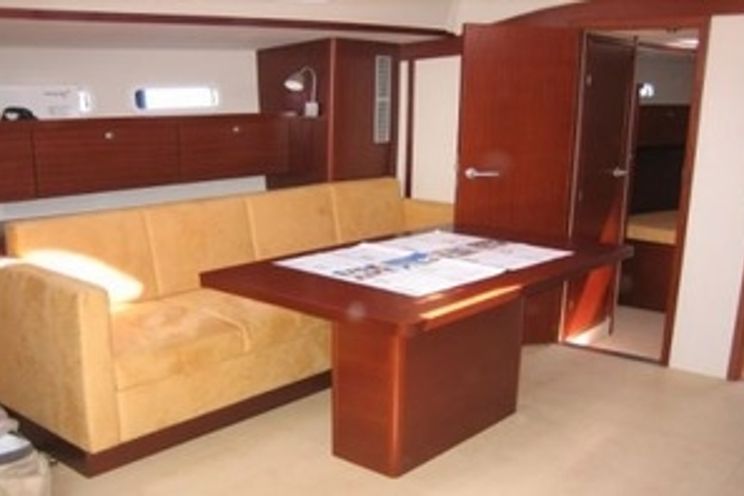 Charter Yacht YIANNIS 65S - Hanse 540e - 3 Cabins - Athens